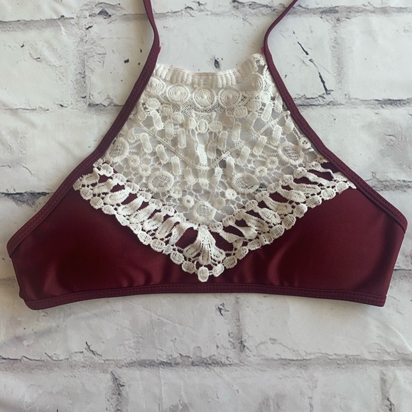 5/$35💥NWOT Crochet Detail Bikini Top - Picture 2 of 4